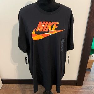Men’s Nike T-Shirt, Size XXL